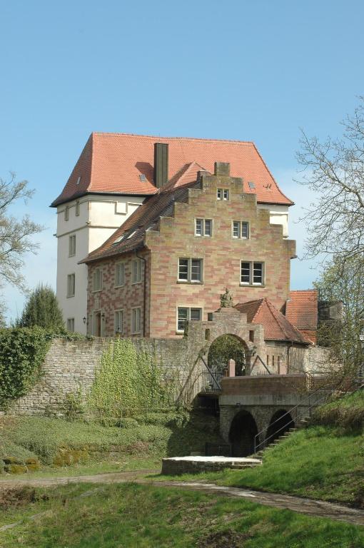 Hôtel Schloss Neuburg à Mosbach  Extérieur photo